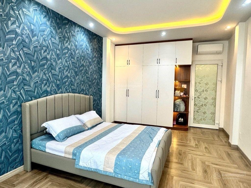 Nhà đẹp - vào ở ngay - ngang hơn 5m - 3 tầng - 67m2 - 6 tỷ xíu