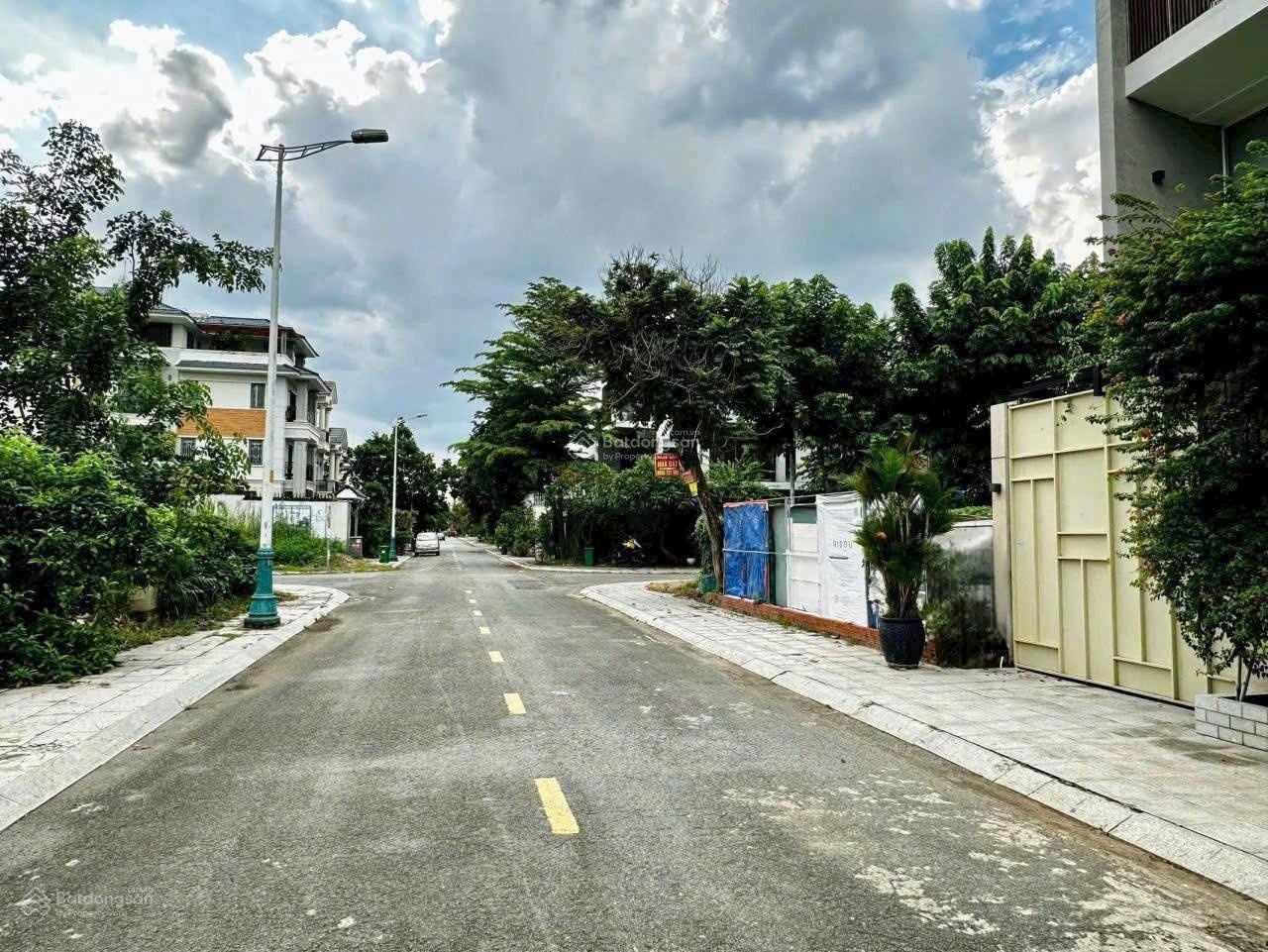 Duy nhất 1 Khuôn biệt thự 316m2 (15 x 22m) chỉ 59tỷ 2 mặt tiền khu compound Nguyễn Văn Hưởng Quận ự