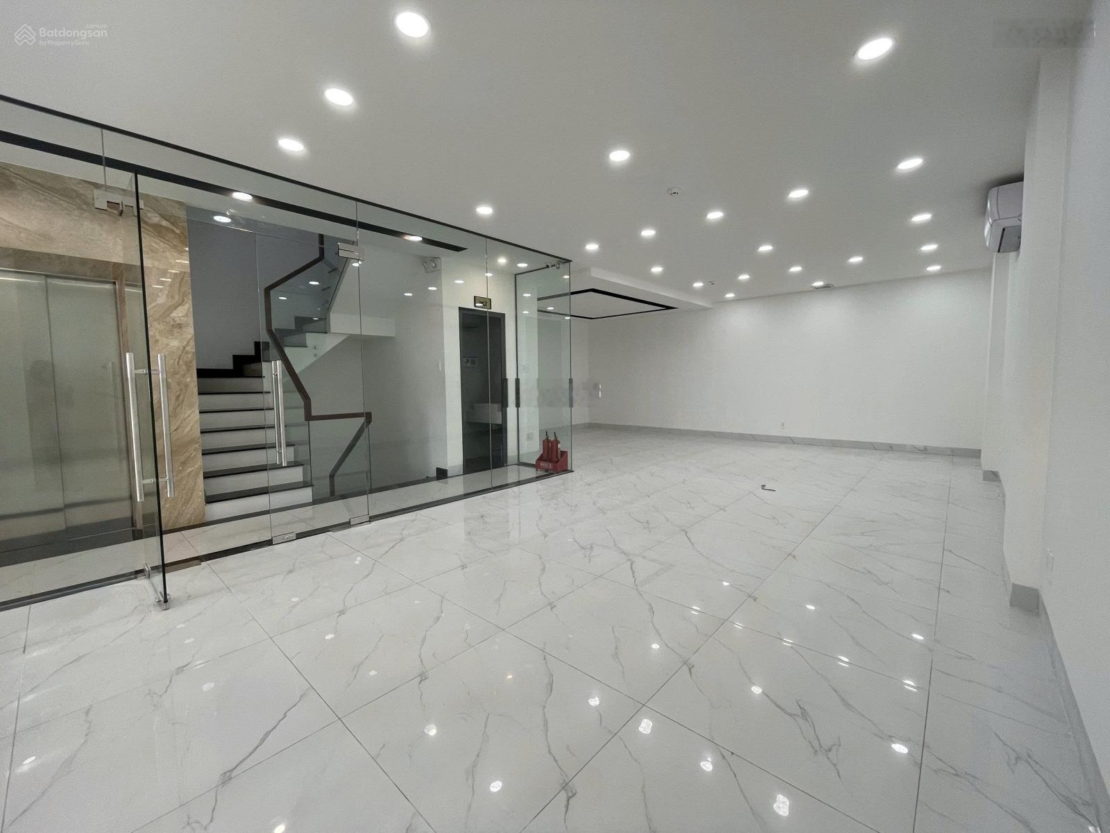 Cho thuê văn phòng An Phú 8x15,4m, giá 28tr/ tháng ngay cầu Sài Gòn LH 0931254268