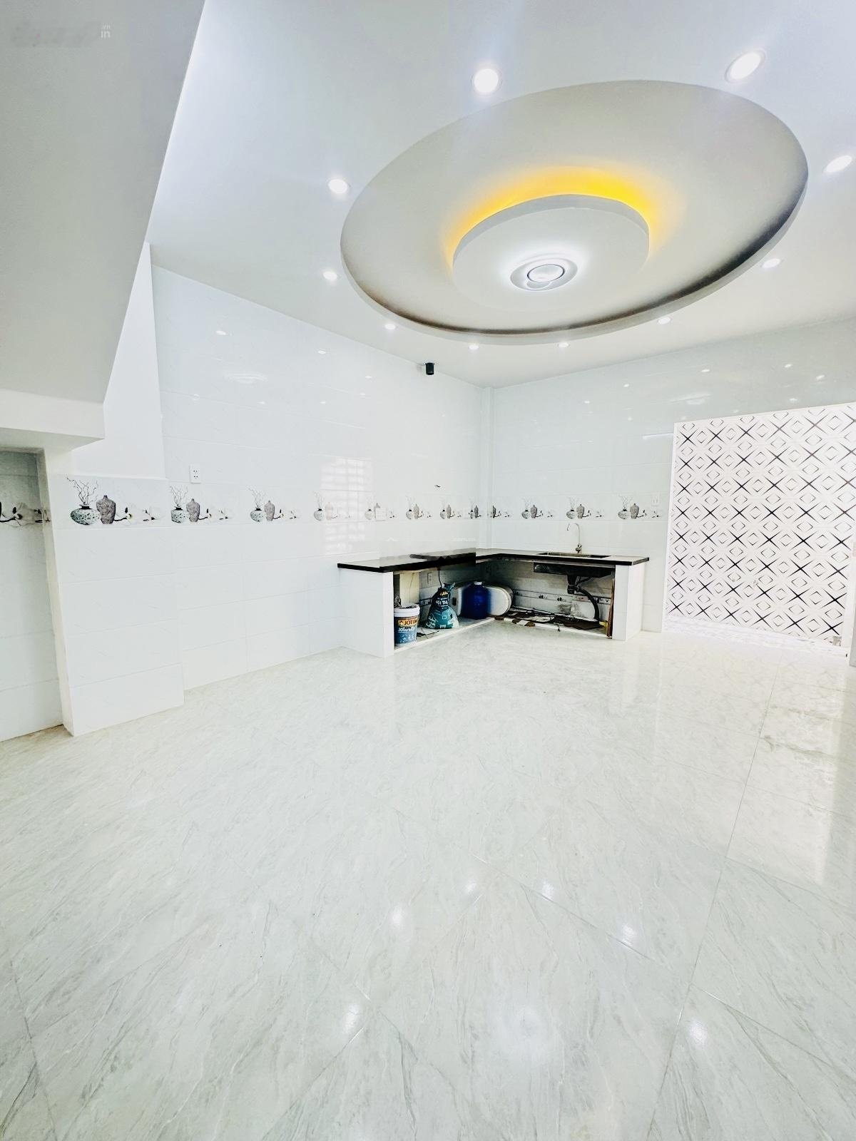 Bán nhà Hẻm Xe hơi - Đường Văn Cao - Quận Tân Phú - 60m2 - 3 Tầng - Giá chỉ 6 tỷ - Gần chợ tân hươn