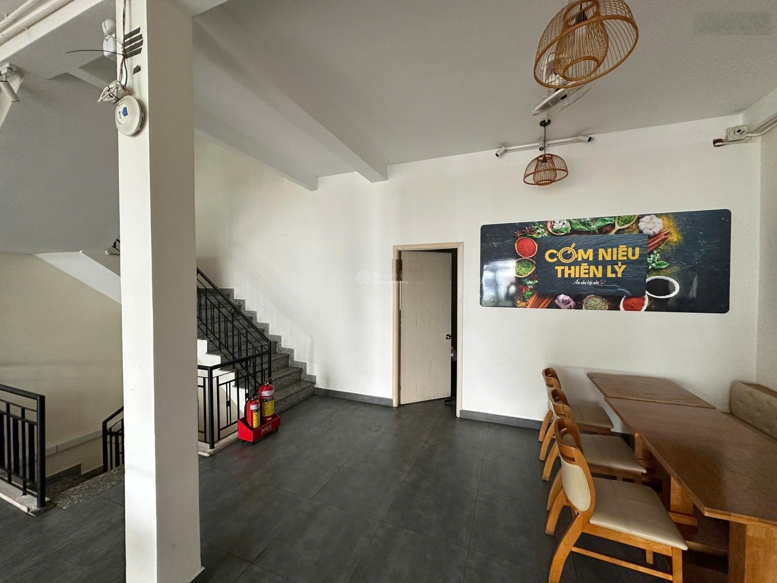 Cho Thuê Nhà (2 Căn Liền Kề) Mặt Tiền Quận 11