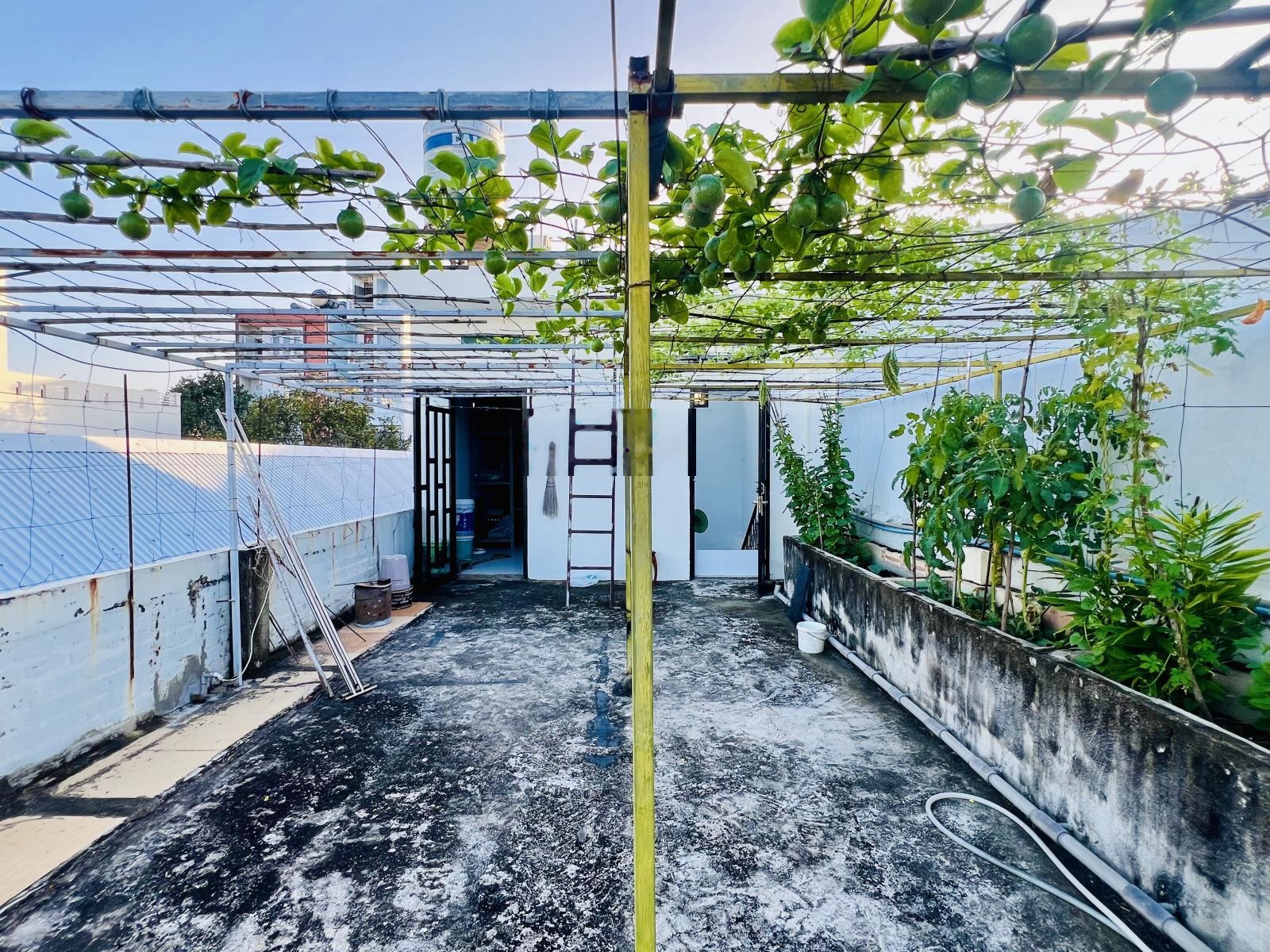 Bán nhà 2 tầng, phường Nam Nha Trang, giáp ranh sân bay cũ. Cách biển chỉ 1,2km