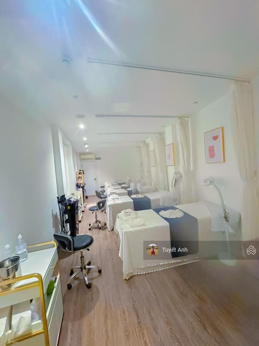 Mặt phố Yên Lãng, Đống Đa - Lô góc - Vỉa hè - 5 tầng thang máy - mt 6,8m - Kinh doanh đỉnh.