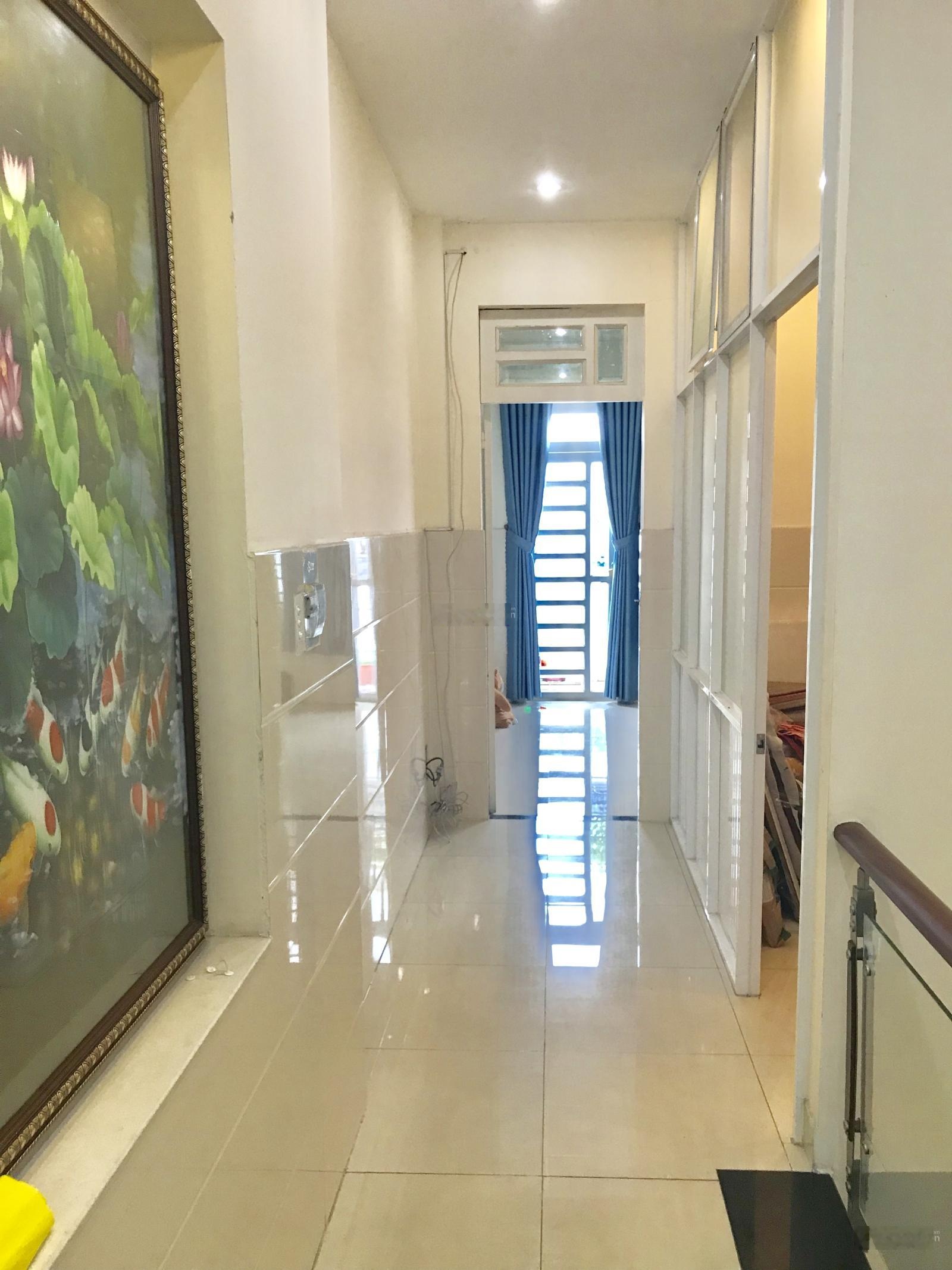 Bán nhà mặt tiền đình phong Phú diện tích 156m2.