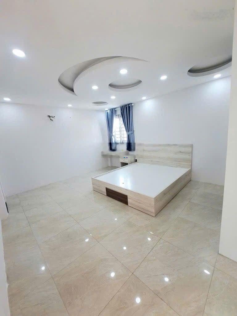 Nhà 3 tầng, Lê Văn Quới mặt tiền 10m kinh doanh tốt