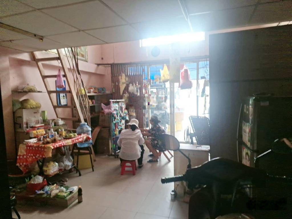 Hot lô mặt tiền Lương Văn Can Q8, 4.7x20 - hiếm có lô thứ 2, giá chỉ 8 tỷ LH: 079 213 326