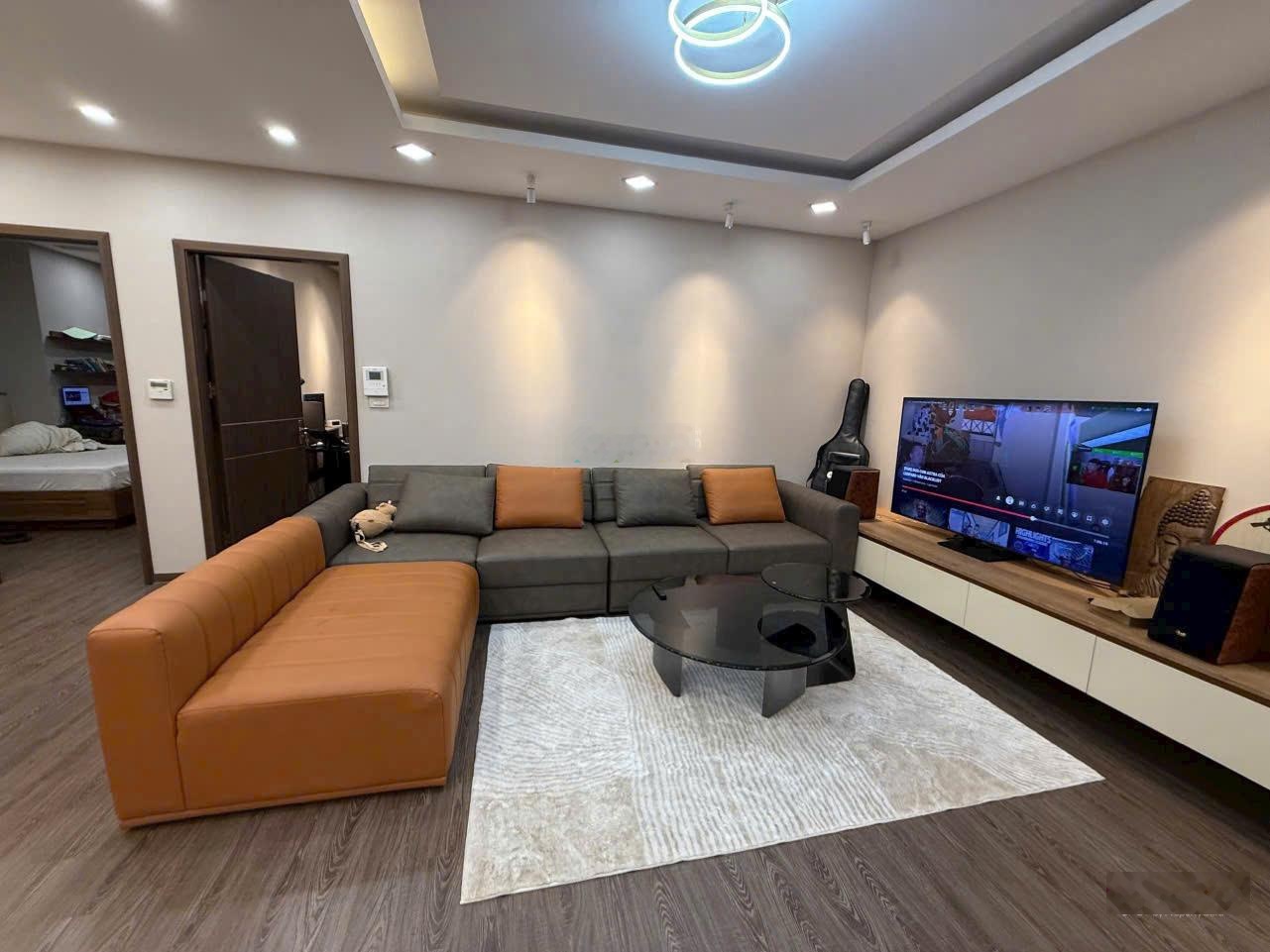 Chính chủ bán căn hộ chung cư 17T11 Nguyễn Thị Định, 96m2, 3pn, 2wc, đủ đồ, giá 7,7 tỷ: 0834487666