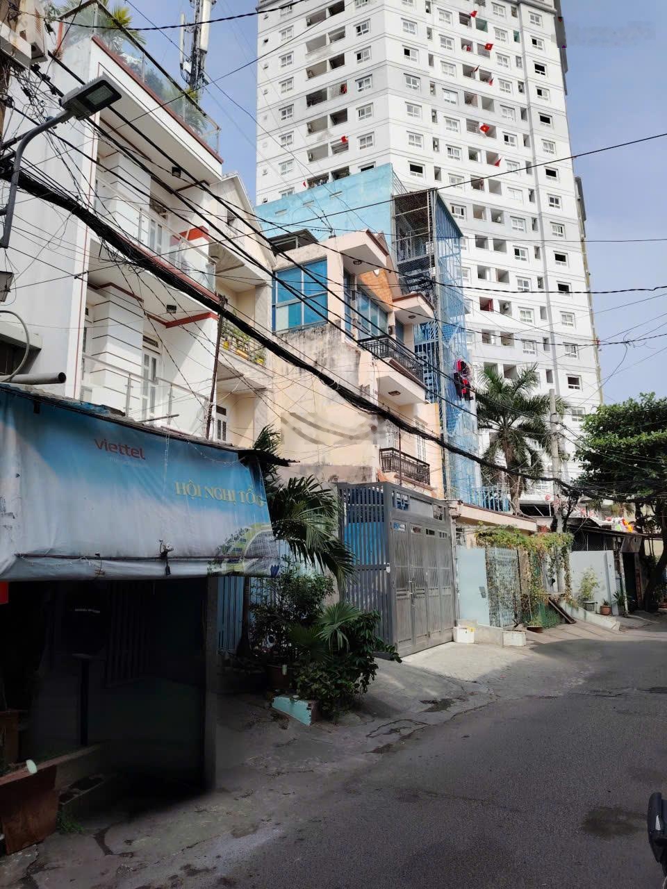 Bán nhà riêng tại Trịnh Đình Trọng, 9,99 tỷ, 111m2, 3PN, 3WC, hàng hiếm tại Tân Phú