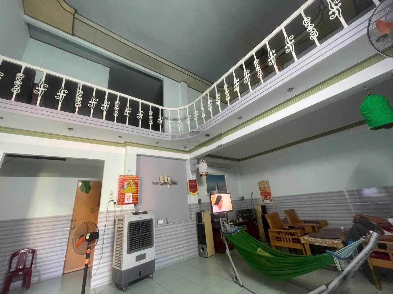 Nhà sau kho bạc Cẩm Lệ, bề ngang 8m, 2 mặt kiệt