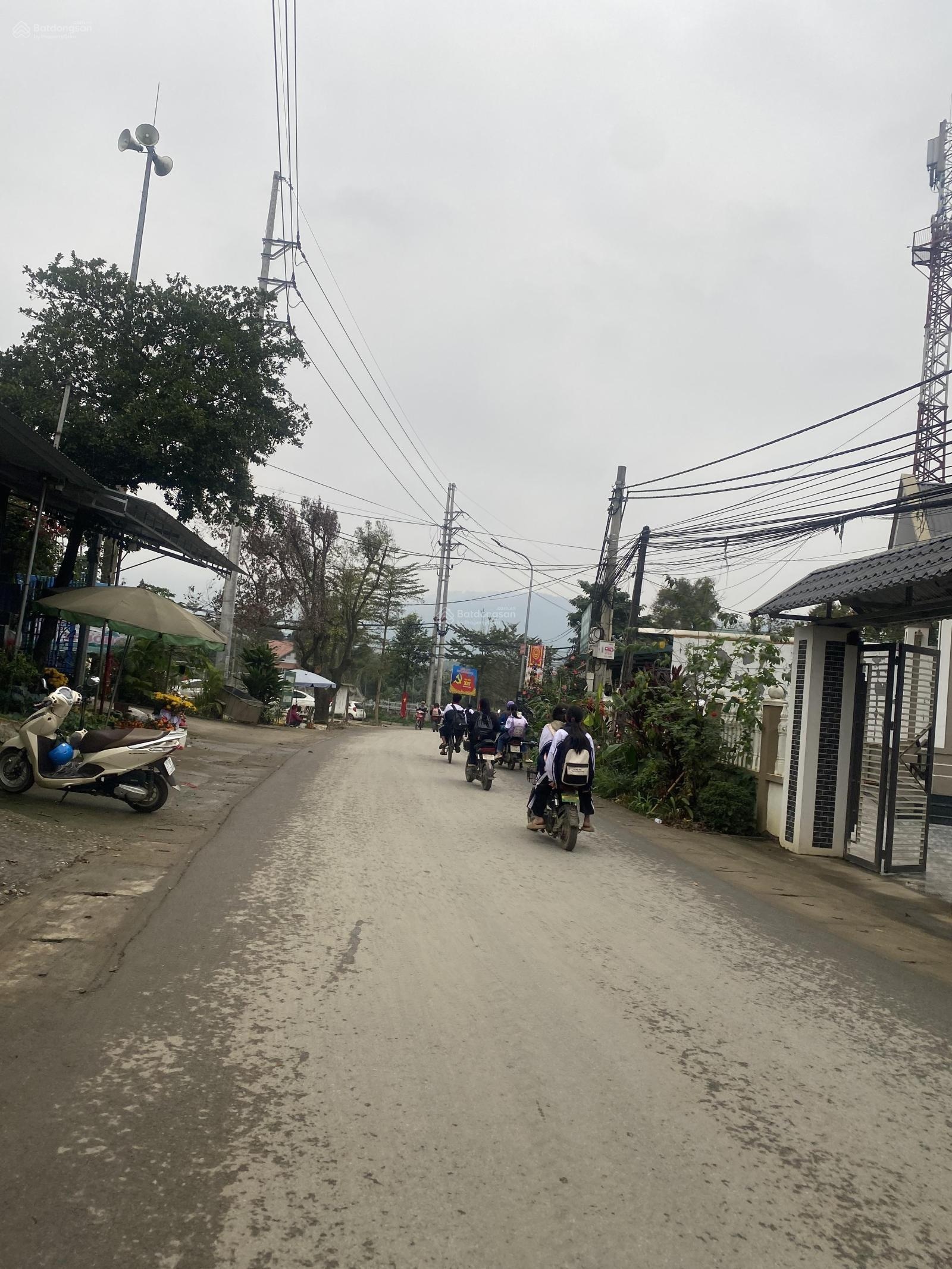 14,5m Trục chính xã, DT 300m2 kinh doanh tốt, cho thuê được, đường apphan 10m, tại Yên Bài