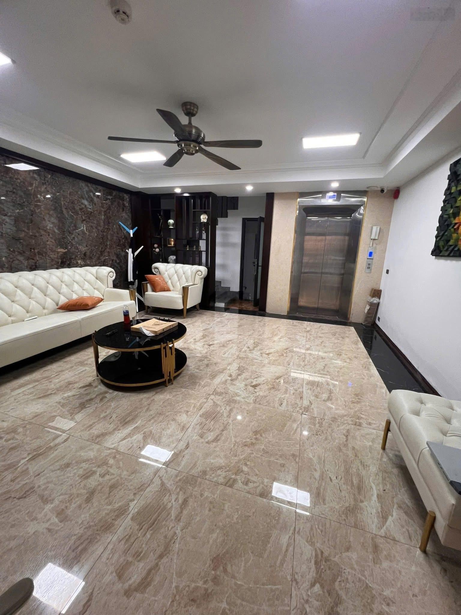 Bán gấp tòa nhà phân lô sát mặt phố ô tô tránh, kinh doanh Trung Kính 69m2 7 tầng thang máy 43 tỷ