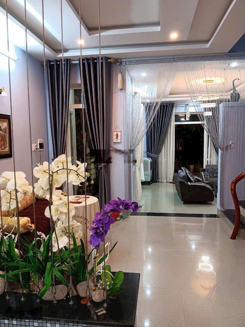 Cho thuê nhà đẹp tại khu vực Khuê Mỹ (gần bệnh viện 600 giường) nhà 3 tầng, 4 phòng ngủ