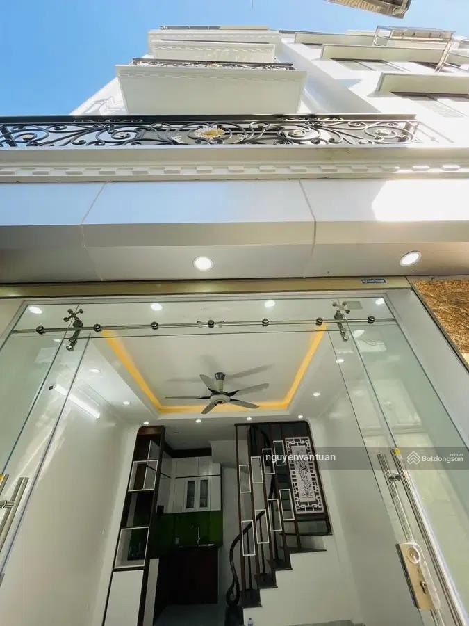 Chính chủ bán nhà Nguyễn Khoái,30m ra ô tô tránh, nhà mới , ngõ thoáng đẹp.