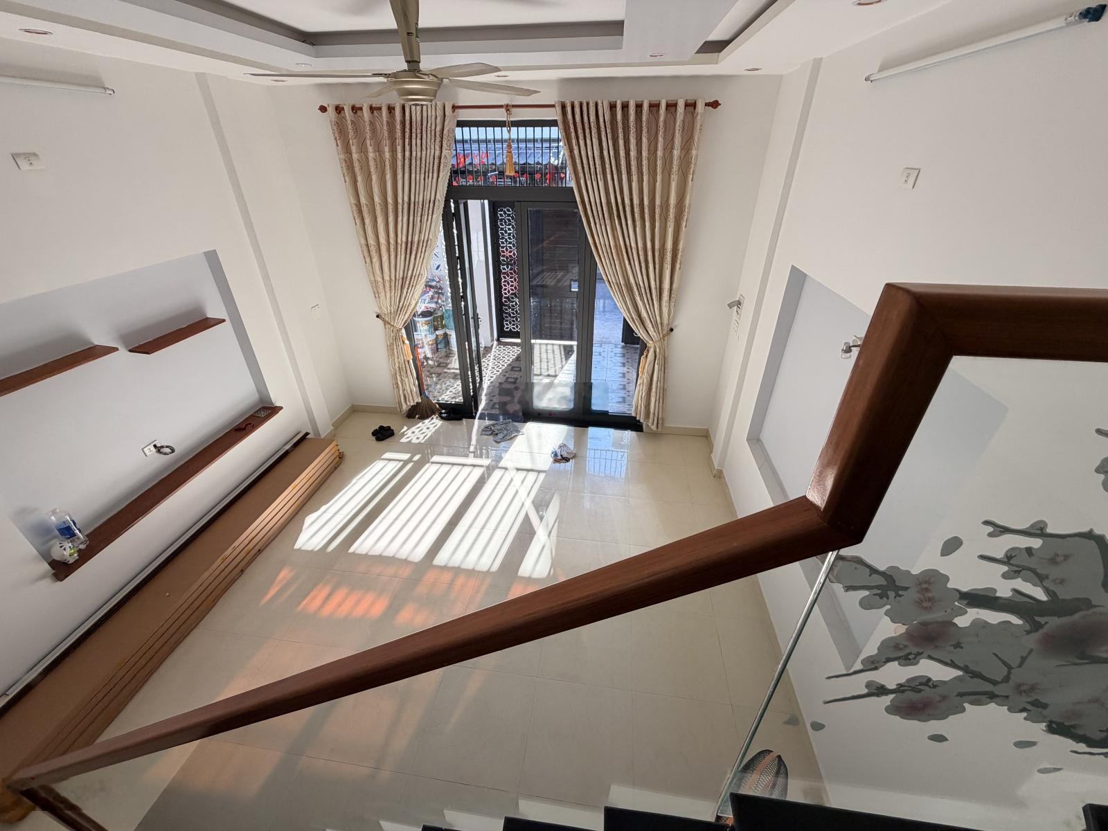 Bán nhanh không thương lượng nhà 3PN trung tâm