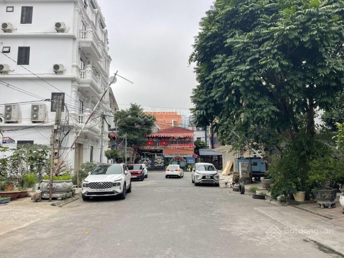 lô 22 Lê Hồng Phong, nhà 5 tầng thang máy - dt 60m2 - mt: 4m - giá 11tỷ - chủ nhà thiện chí