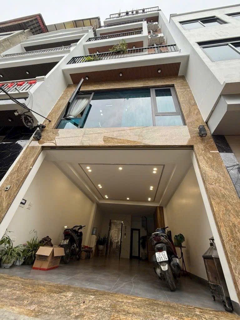 Bán nhà riêng quận Long Biên, thành phố Hà Nội giá 15 tỷ