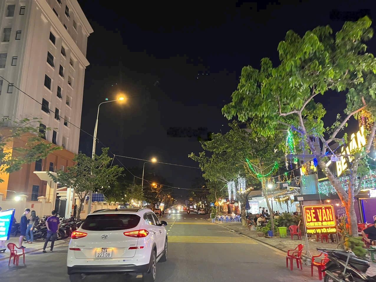 Siêu phẩm góc Phan Tôn đẹp, độc nhất phố An Thượng, cách biển 200m