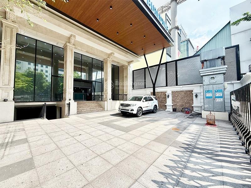 Văn phòng cho thuê TLE Building đường Trường Sơn, Tân Bình. DT: 100-200m2. LH: 0906391898