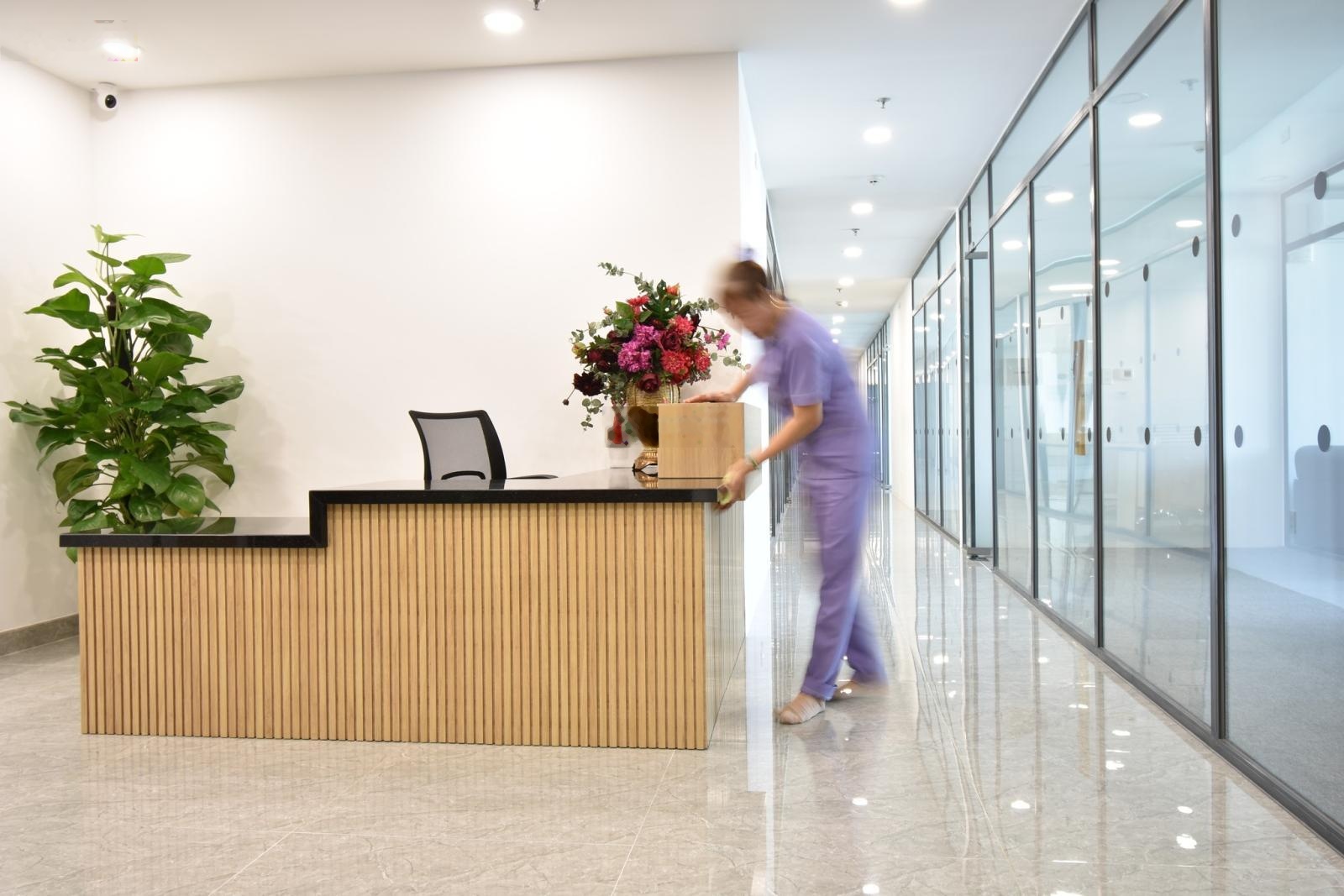 Building MT Lý Tự Trọng, Q1: Văn phòng đẹp, vị trí đắc địa - chỉ 40 triệu/tháng đủ công năng