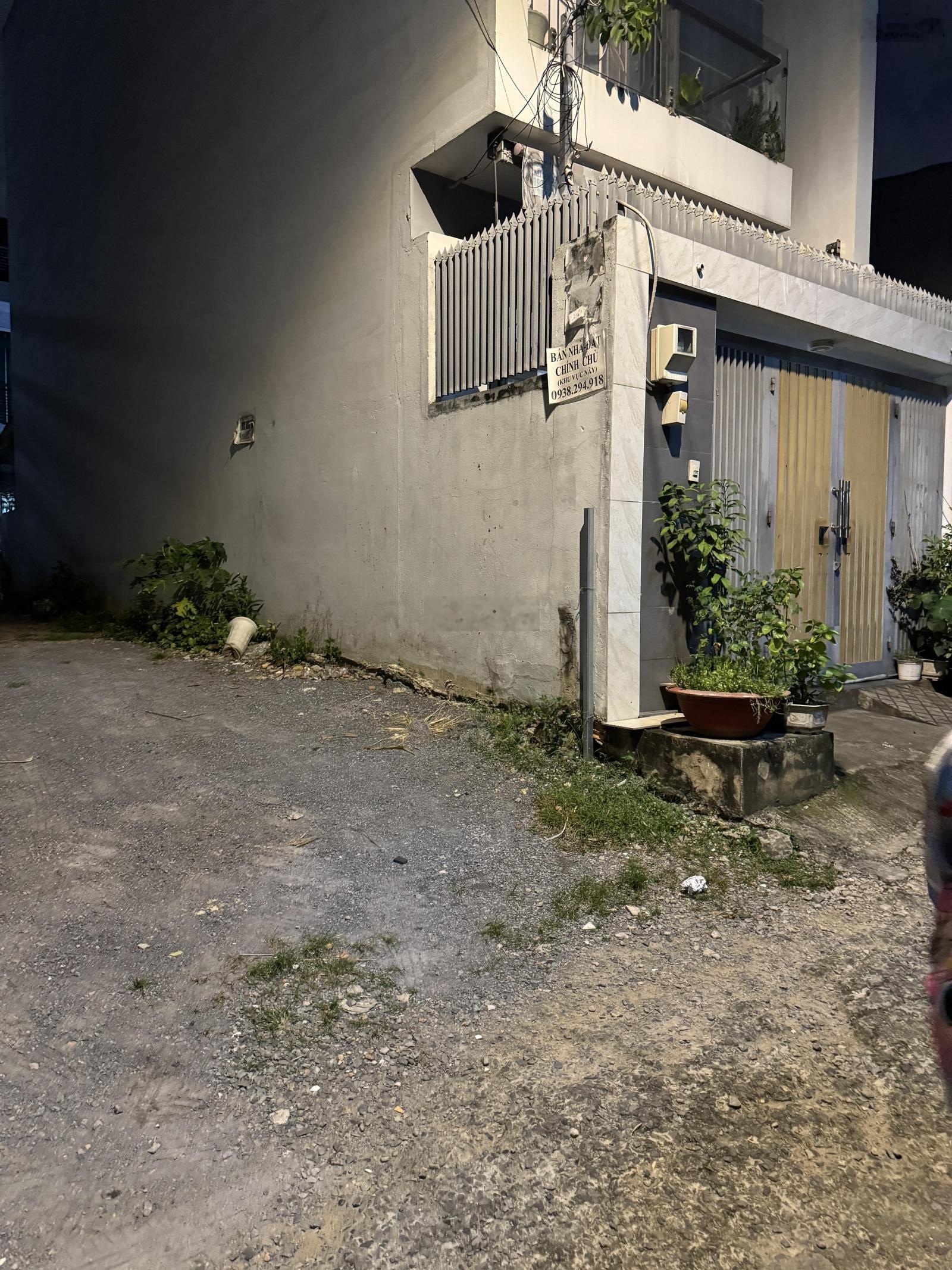 Bán đất sổ hồng chính chủ, 2 mặt hẻm xe hơi, vị trí trung tâm, pháp lý rõ ràng