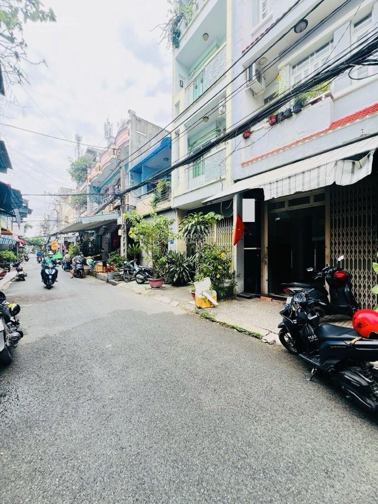 Bán nhà 4 tầng đường Lạc Long Quân, Quận 11