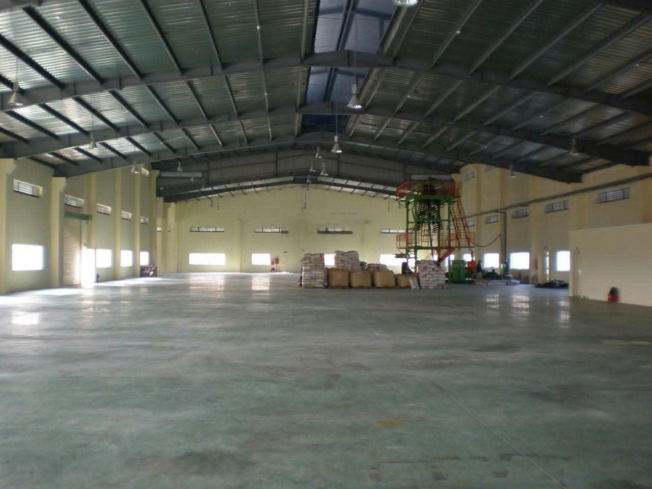 Bán gấp nhà xưởng ngay KCN Vsip1, Thuận An Bình Dương. DT đất 2700m2. DT xưởng 1500m2. Giá 27 tỷ