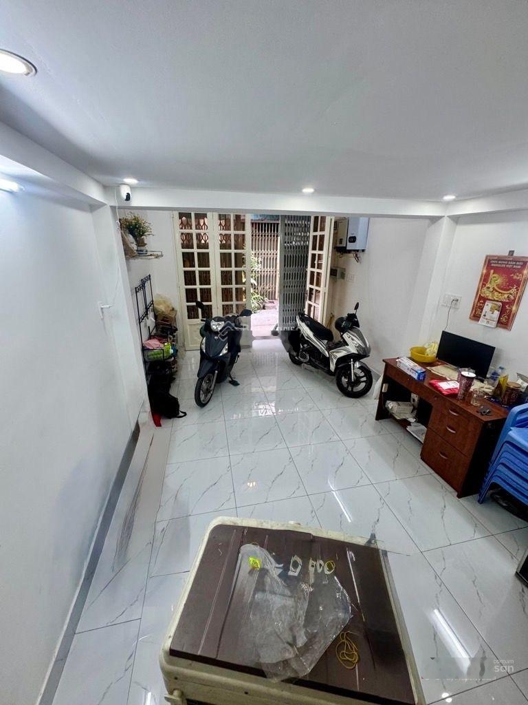 Hot Nhà 3 Tầng, Trung Tâm Quận 6, Gần Hậu Giang, Hẻm Xe Hơi 6m, 40m2, Nhỉnh 5 Tỷ