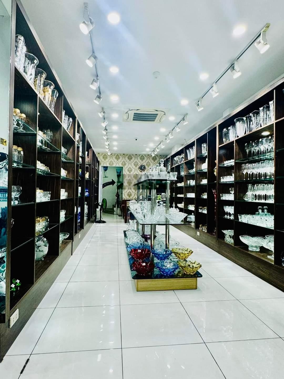 Bán nhà mặt phố, vỉa hè, thang máy, Khuất Duy Tiến, Thanh Xuân 60m2, 7 tầng chào 30 tỷ