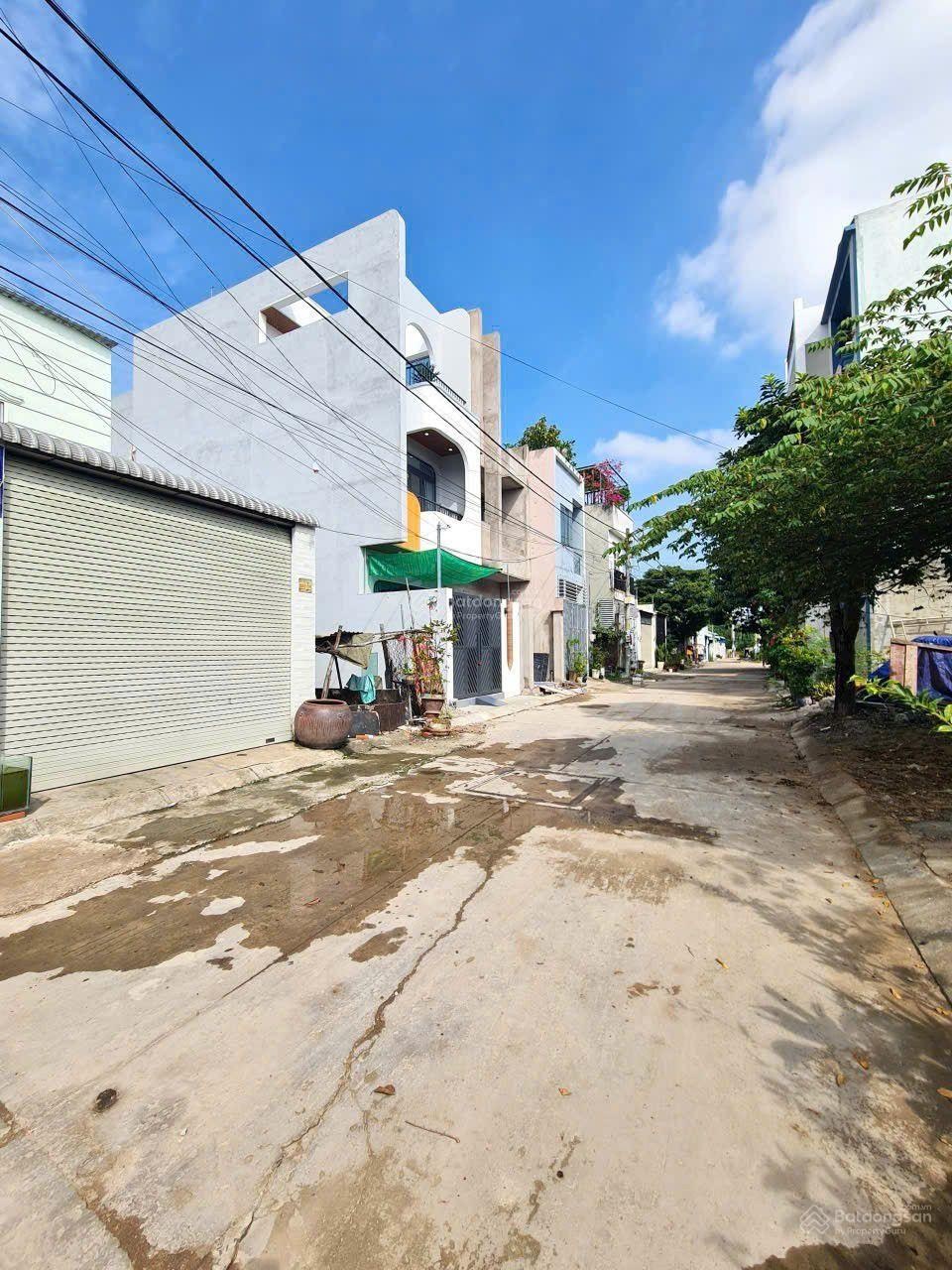 Bán lô đất KDC Đ. Long Phước, gần chợ Long Phước, Quận 9