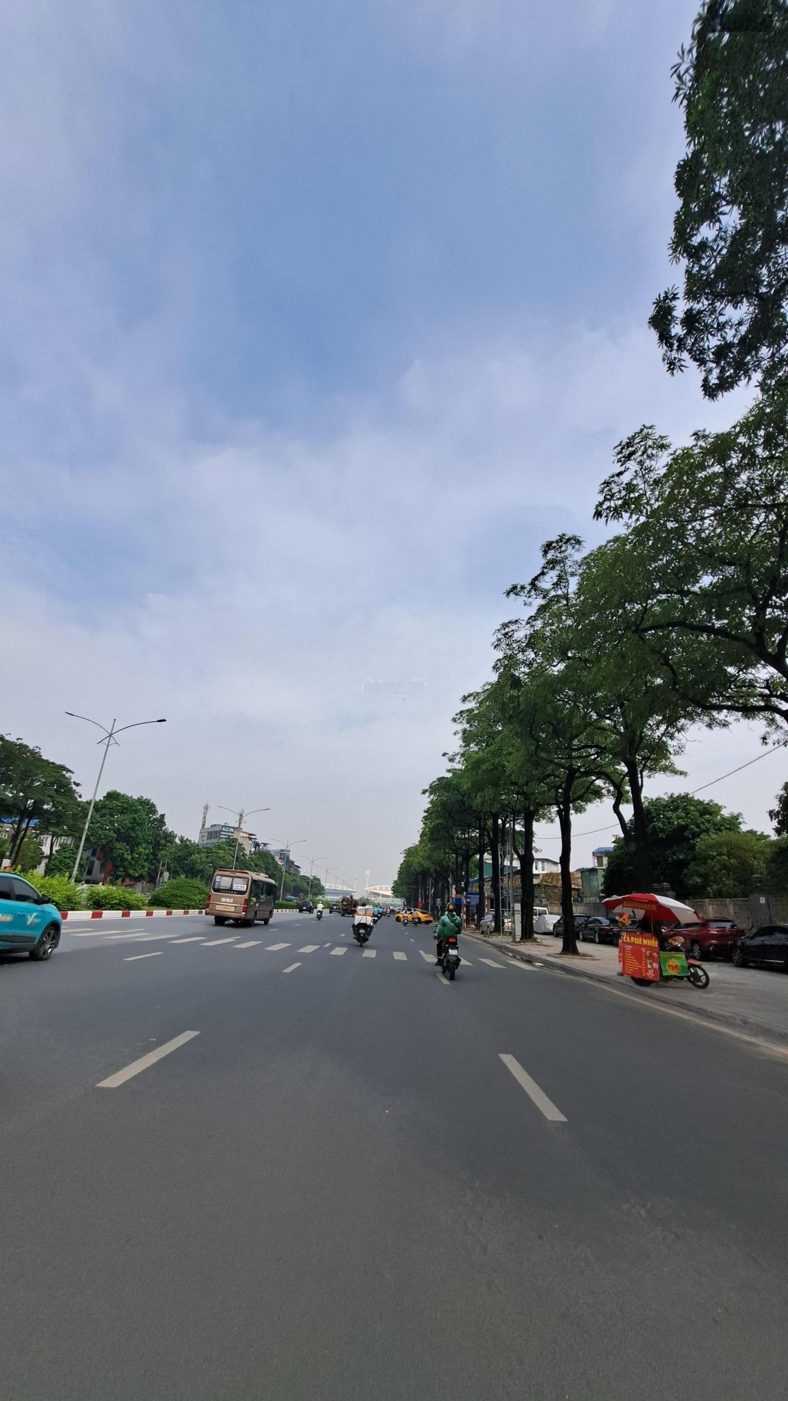 Đất phân lô, lô góc đường Lê Quang Đạo ô tô tránh nhau 89m2, MT gần 18m giá 32 tỷ 4