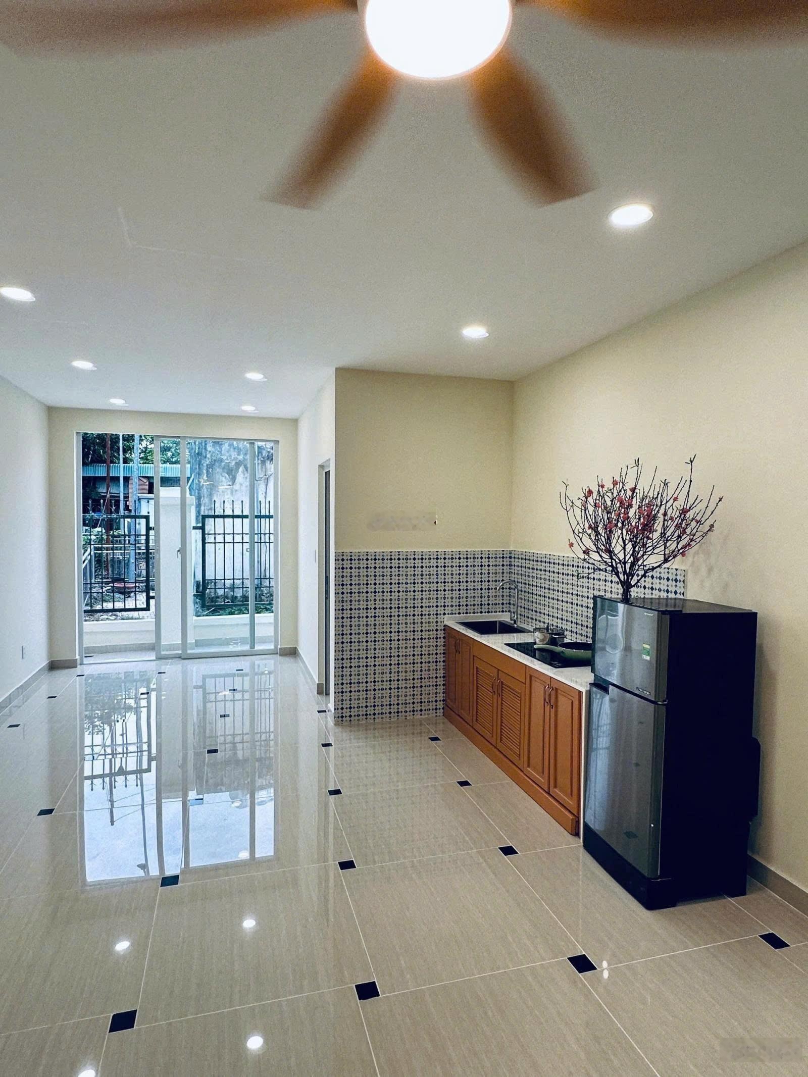 Cần bán nhà mặt tiền đường 54, phường Thảo Điền, DT : 4.5 X 35M , 1 lầu sát bên Bờ kè SG