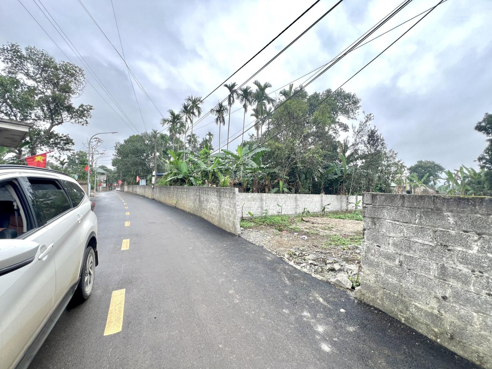 Bán đất trung tâm thị trấn Lương Sơn Hòa Bình. Bám mặt đường nhựa 9,6m DT 339m2 có 80m tc