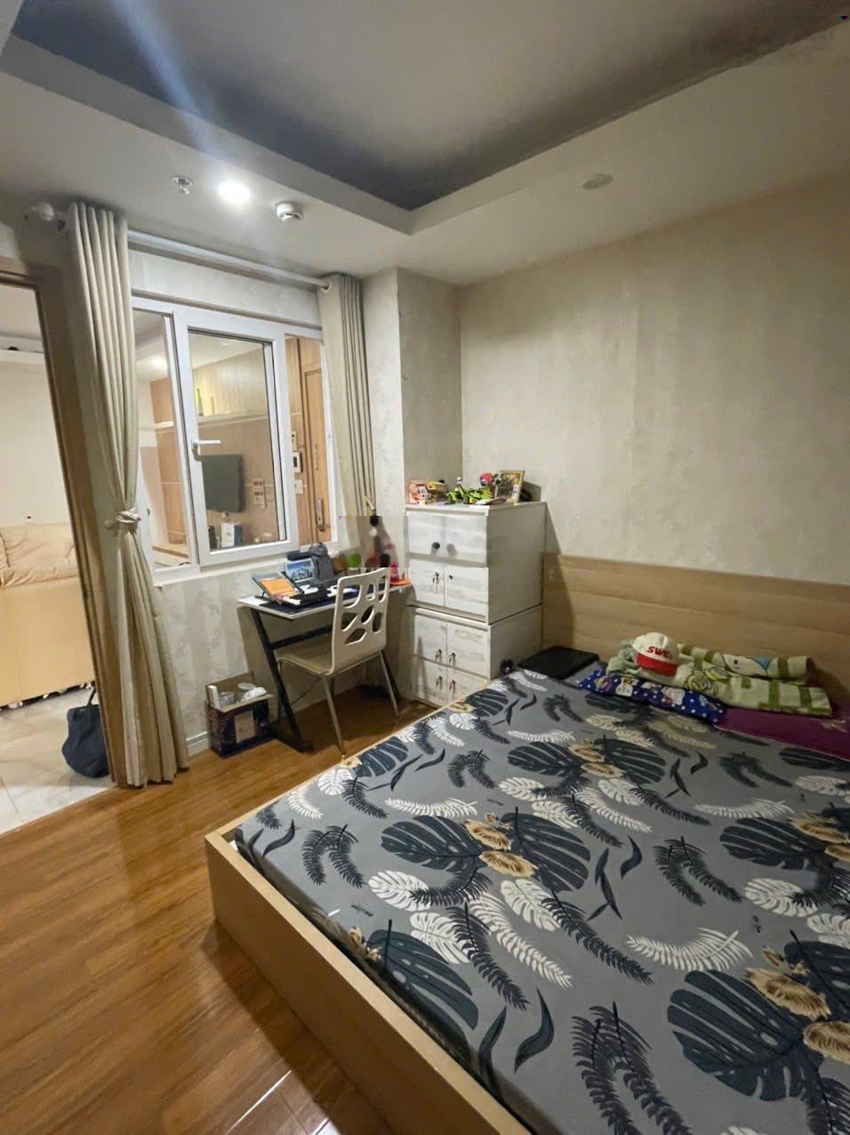 Cần cho thuê căn hộ Sky Center. DT: 129m2, 3PN, 3WC. Giá 23tr/th. LH: 0365695623