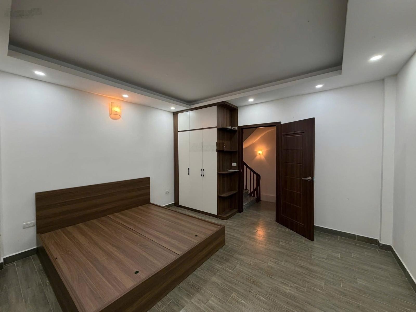 Siêu hiếm! Ngay gần ngã tư Trôi, Xã Hoài Đức: Nhà 42m2, 4 tầng nhỉnh 4 tỷ ô tô đỗ cổng