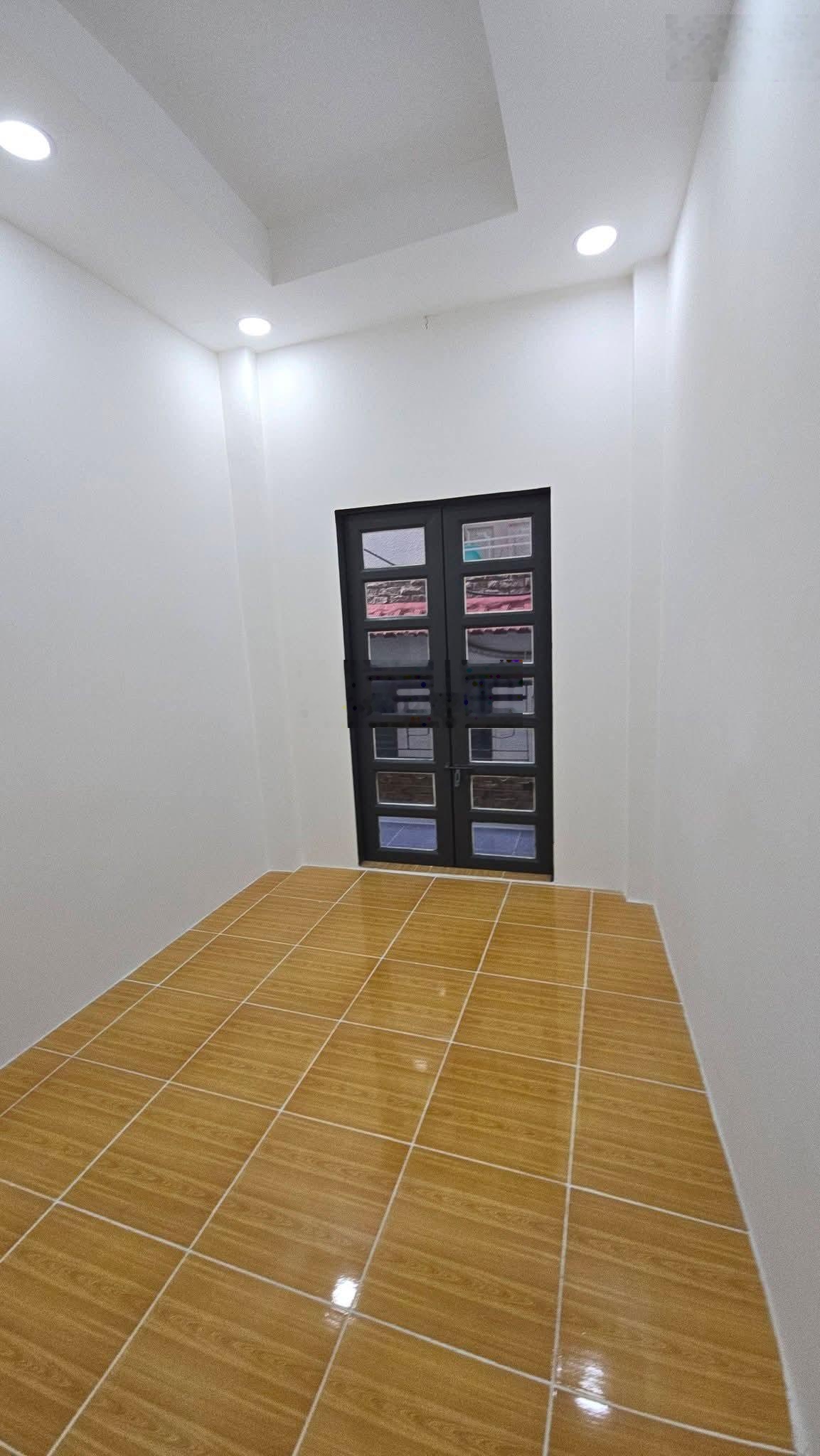 Hh 1% nhờ dẫn giúp nhà 3 lầu sổ riêng Bùi Viện