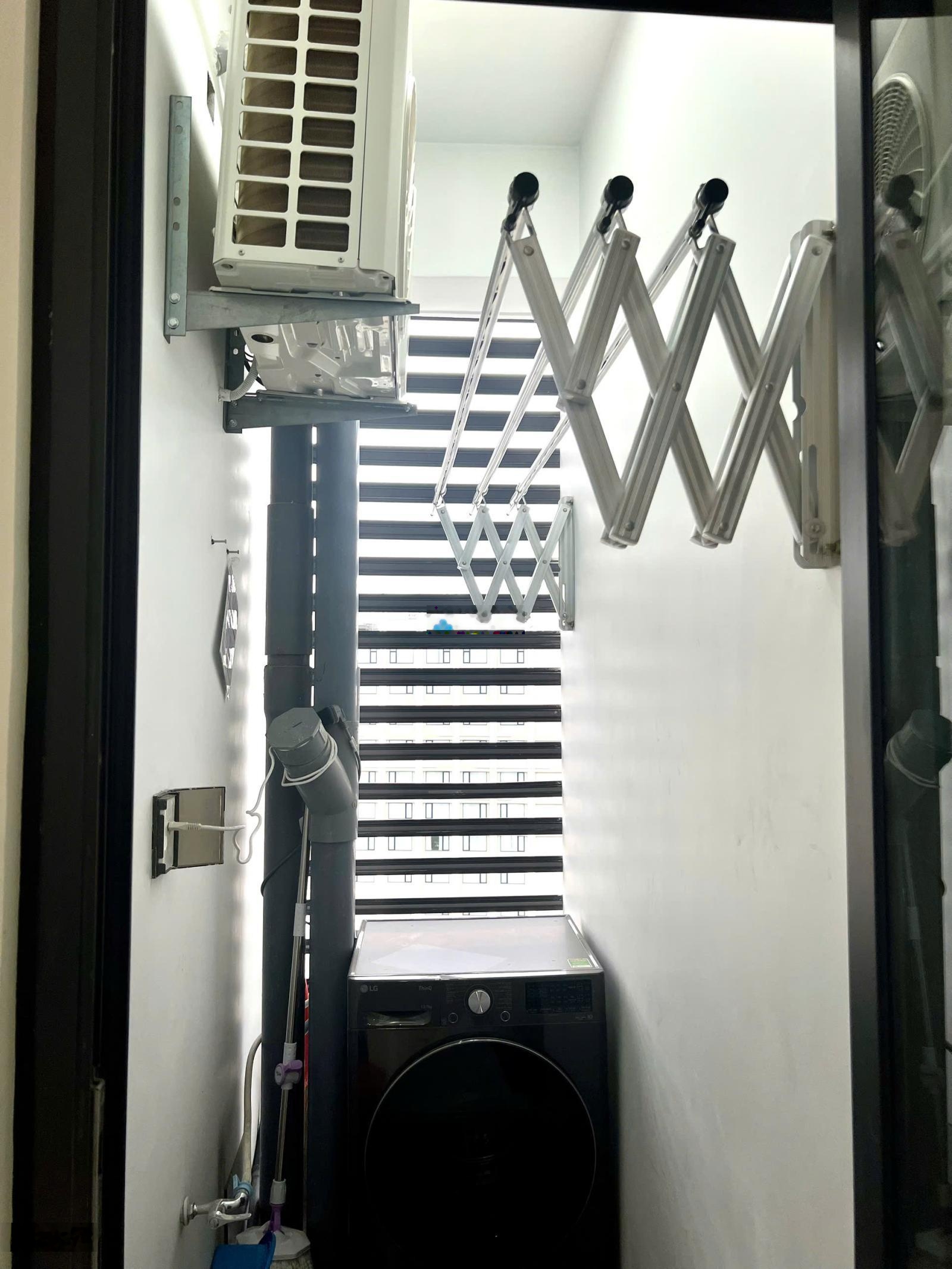 Cho thuê căn hộ studio tầng cao tại Sentosa Sky Park Hướng Đông Nam view sông thoáng mát