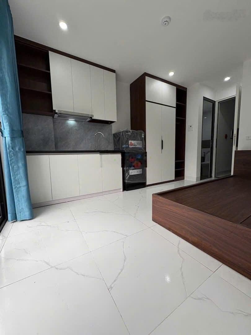 Bán CHDV Phú Diễn gần ĐH Tài Nguyên MT 7 tầng thang máy, 17 phòng, doanh thu ~900tr/năm