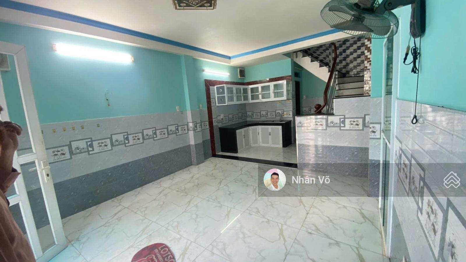 4.55tỷ TL- Nhà đẹp ở liền, 3PN, 3 nhà tắm. Sổ hoàn công đủ. Ngay mũi tàu Trường chinh-Cộng Hòa