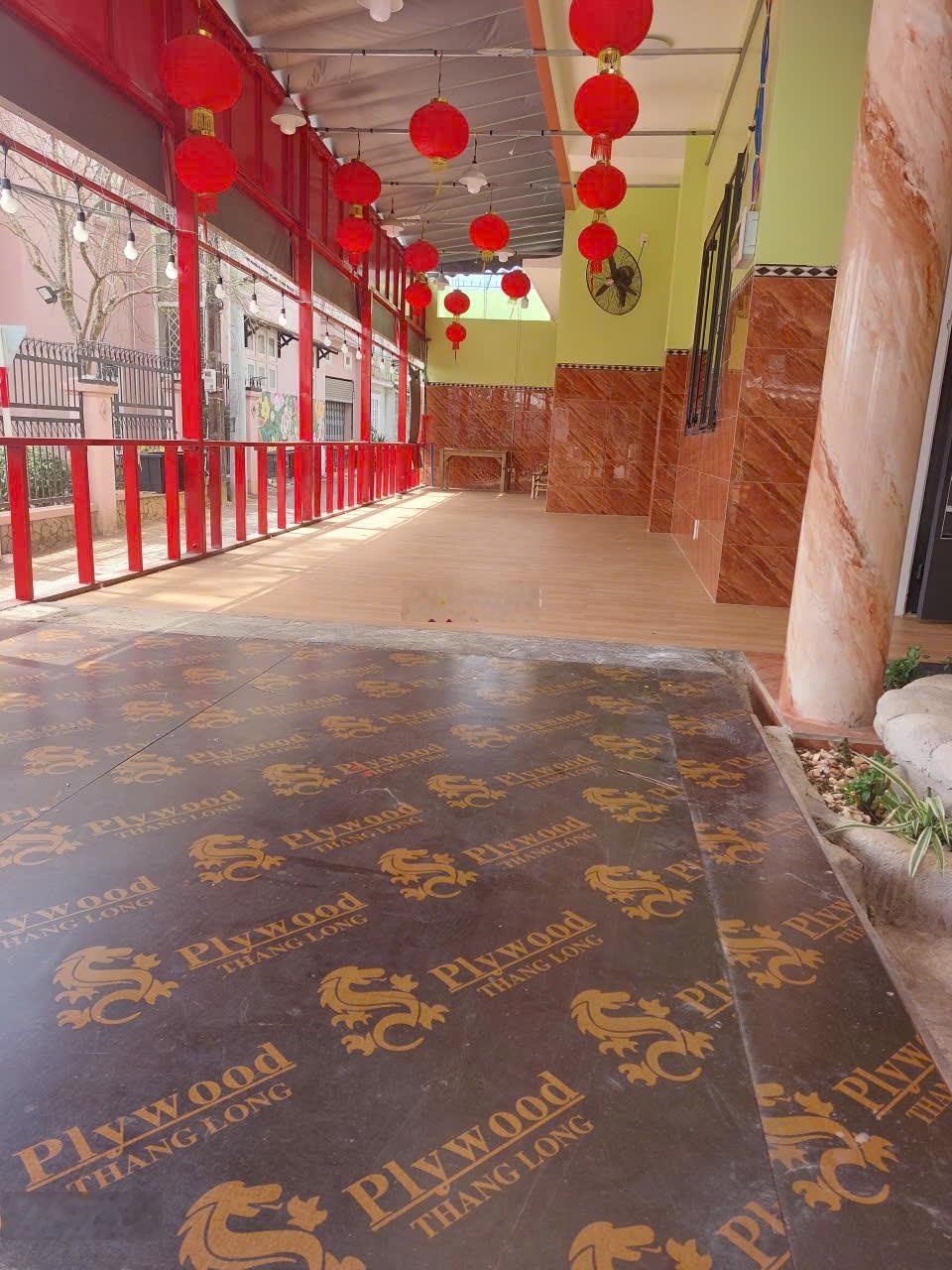 Cho thuê tầng trệt 300m², mặt tiền 10m, có sân phù hợp cà phê, kinh doanh tại 31 Yersin, Đà Lạt