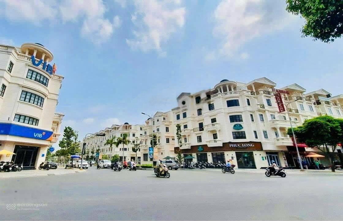 Căn góc 2 mặt tiền hiếm nhất khu nhà hoàn thiện có thang máy đang cho thuê 65tr/tháng