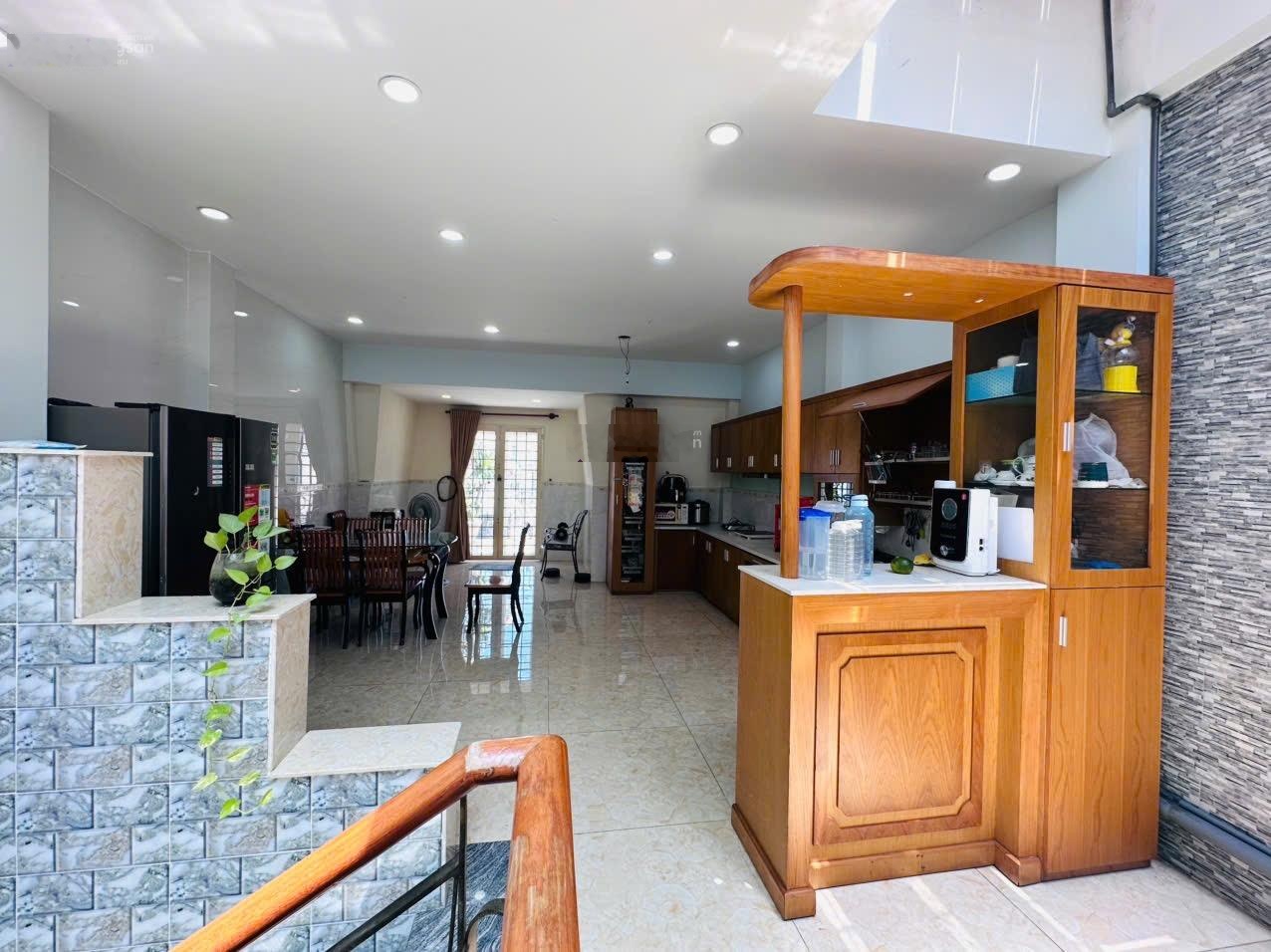 Bán nhanh căn mặt tiền Trần Thị Nghĩ 1 trệt 4 lầu giá 24,5tỷ