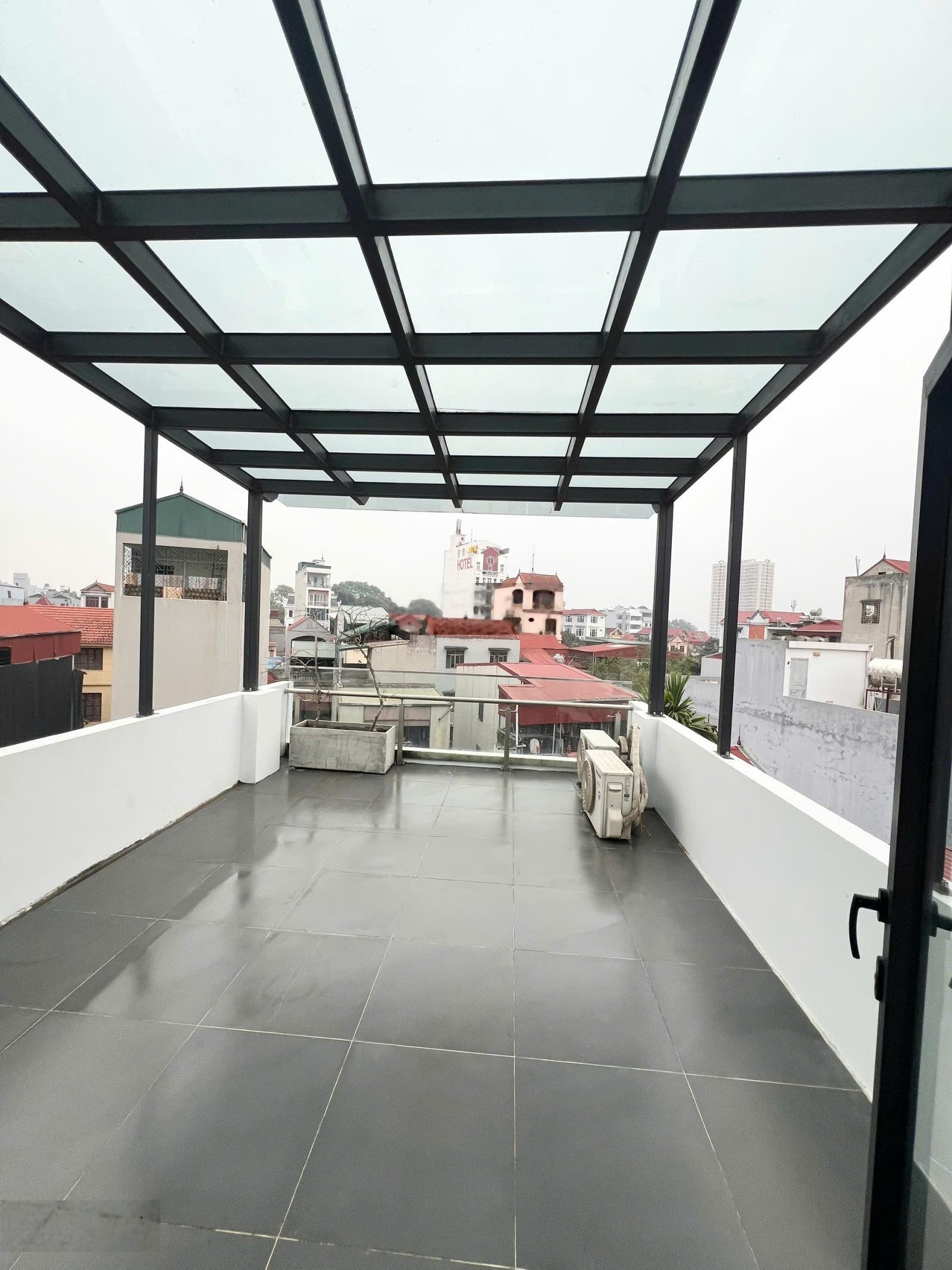 Bán nhà 4 tầng vị trí cực đẹp, giá tốt, 41m2, thuận tiện kết nô với ga Nhổn!