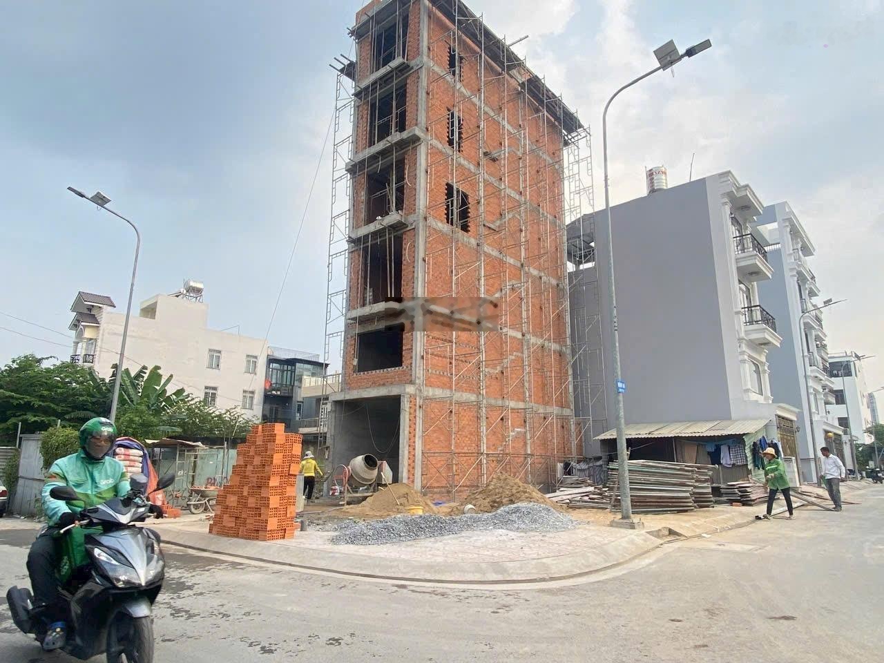 Bán lô đất 70m ngang 4.4x16 sát mặt tiền đường 40. Chợ Hiệp Bình. Giá tốt 5.4 tỷ có thương lượng