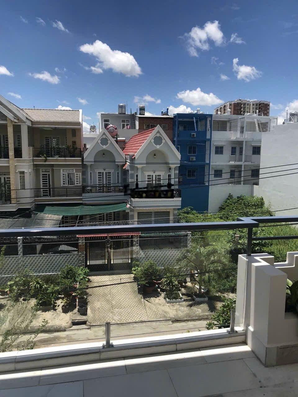 Cho thuê nhà mặt tiền 5 x 30, 3 tấm , dtsd 330m, có 4 phòng ngủ, giá 16 triệu.