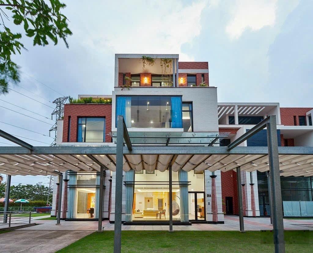 Hiếm siêu phẩm đẹp mê ly 5 tầng thang máy đường xe hơi khu VIP Nguyễn Hữu Thọ, Phước Kiển