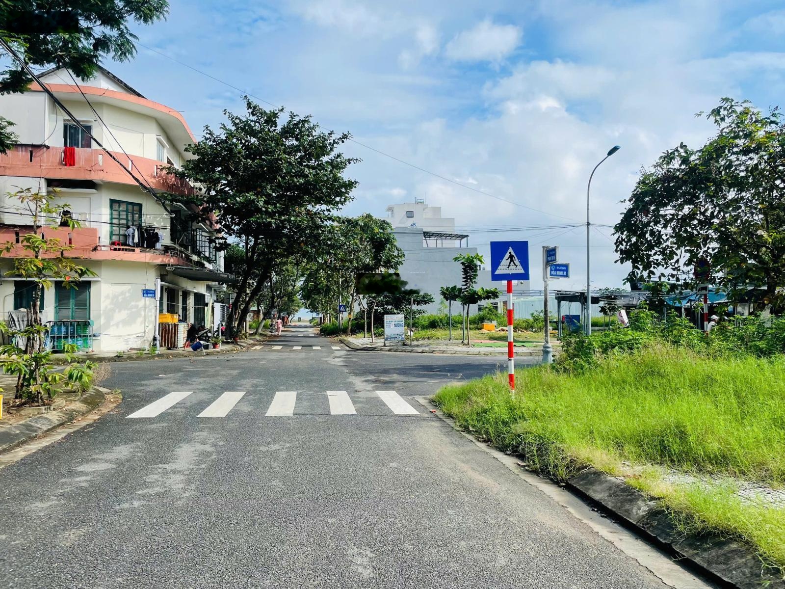 Bán cặp đất phan thị nể rộng 208m2 thông biển hòa minh, cách biển chỉ 150m