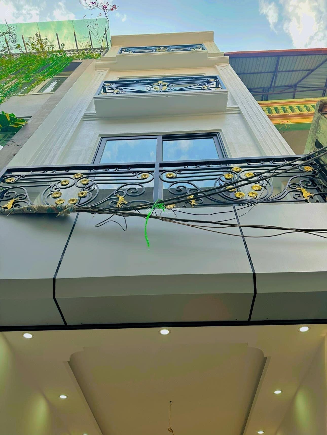 Quá víp - phố nguyễn khang 42m x 5t - gần phố - nhà đẹp - giá 11.5 tỷ.