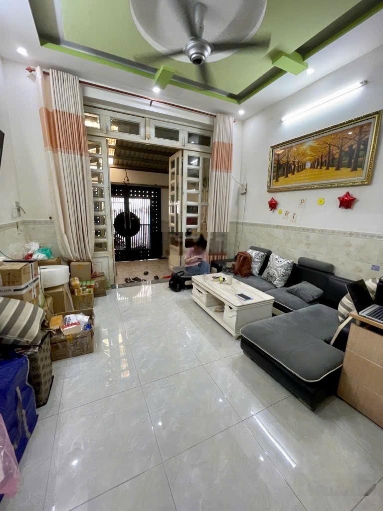 Chủ bán về quê- giáp lê thúc hoạch - tân hương - nhà btct 3 tầng -gần công viên - chỉ 4.299 tỉ tl