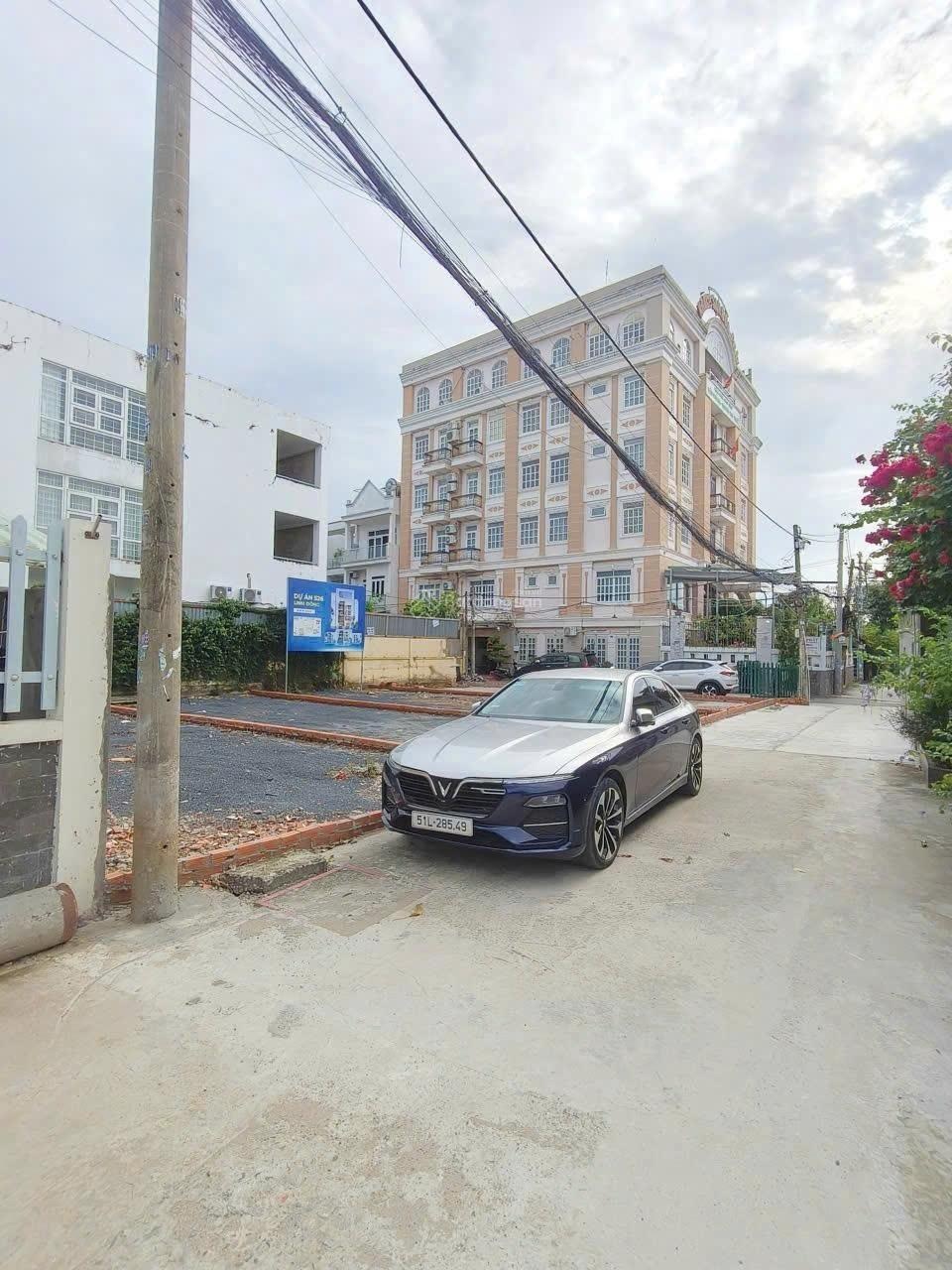 Hai lô đất mặt tiền đường phạm văn đồng, vị trí đẹp hà tầng xây dựng 5 tầng