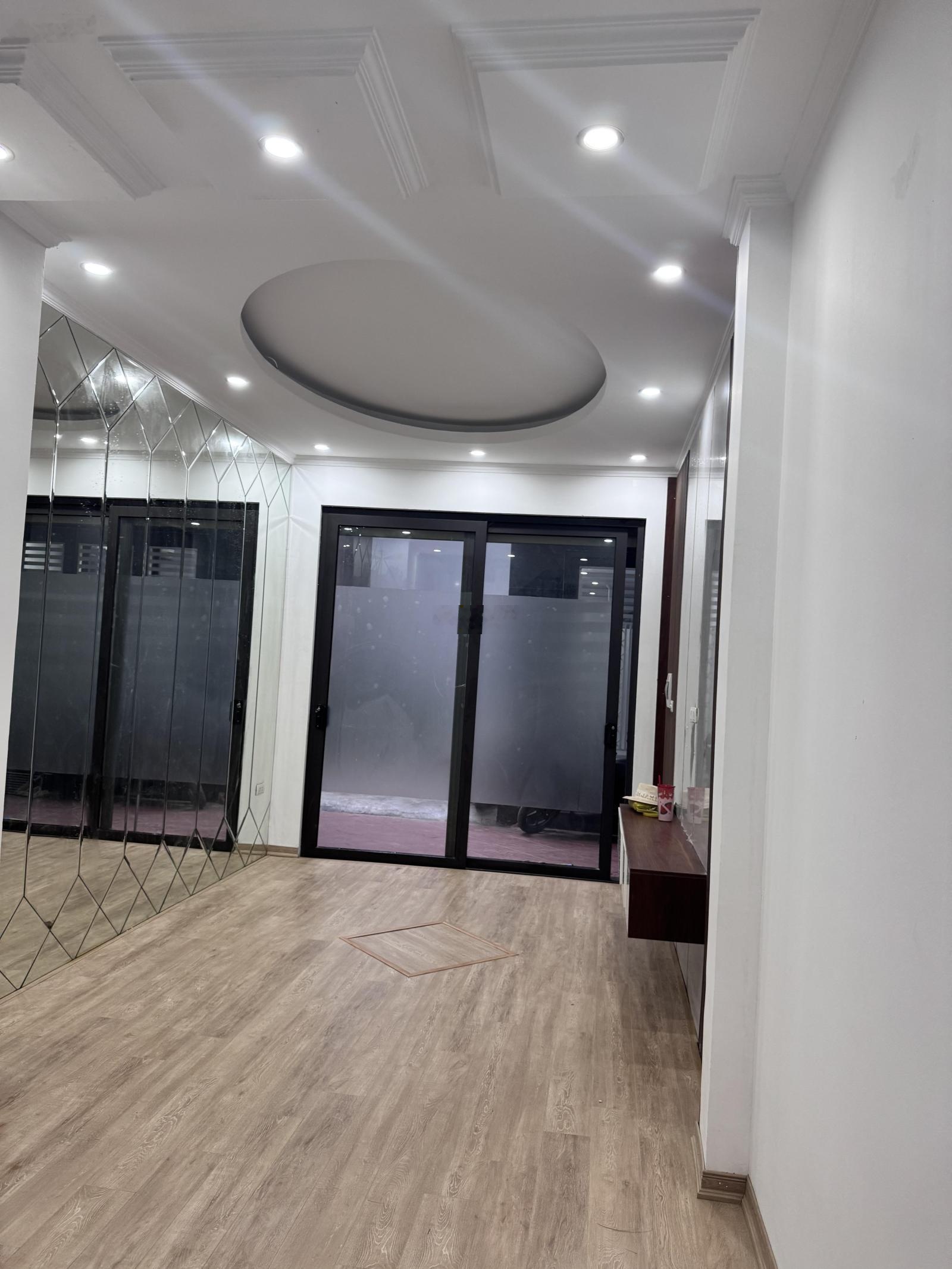 Chính chủ cần bán căn nhà 5 tầng tại thanh am. 0936213266